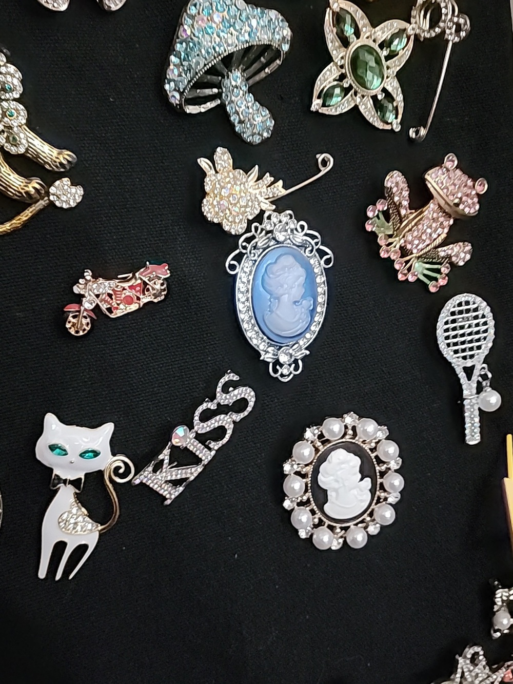( Pick 1 ) Assorted Decorative Enamel & Rhinestone Brooches - Listing For One - Picture 6 of 6